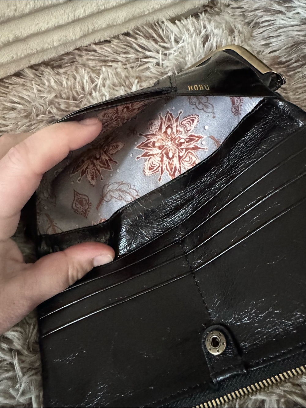 NWOT HOBO Continental Bi-Fold Wallet with Kisslock, Zipper, and Outer Pocket - Picture 7 of 8